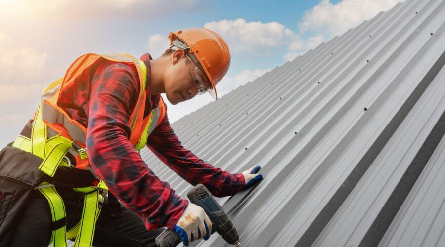 Professional residential roofers in Deer Island, OR